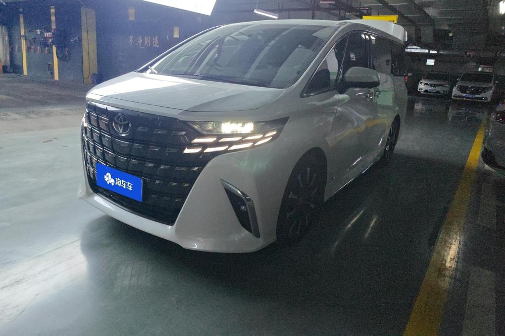 Toyota Alphard 2023 — фото автомобиля