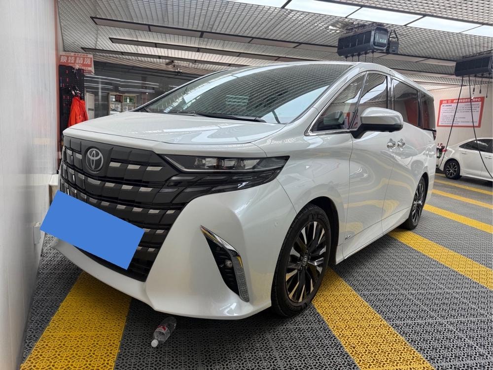Toyota Alphard 2024 — фото автомобиля