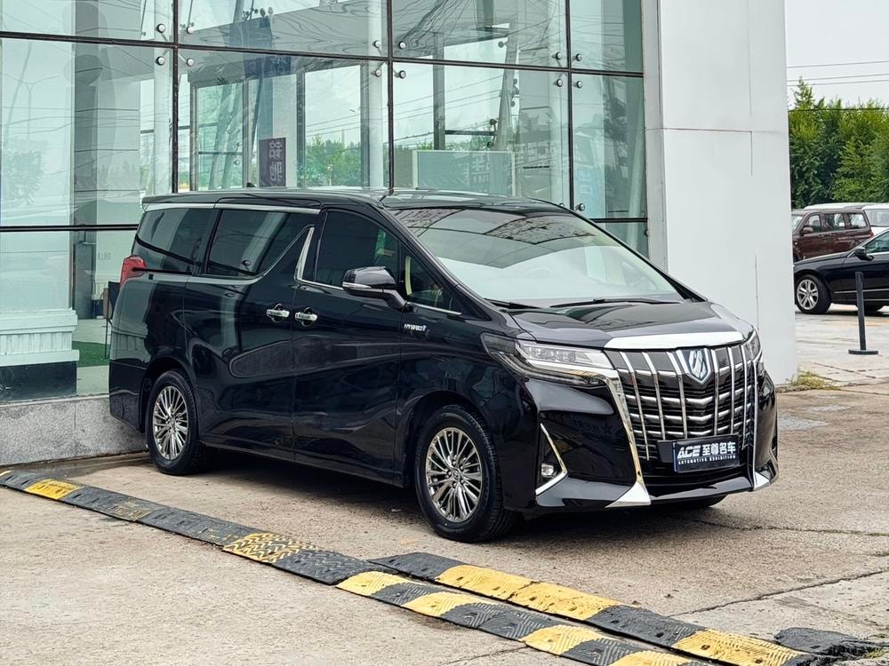 Toyota Alphard 2021 — фото автомобиля