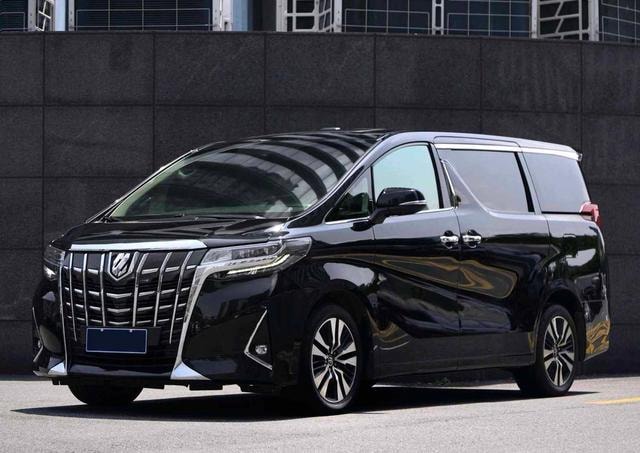 Toyota Alphard 2018 — фото автомобиля