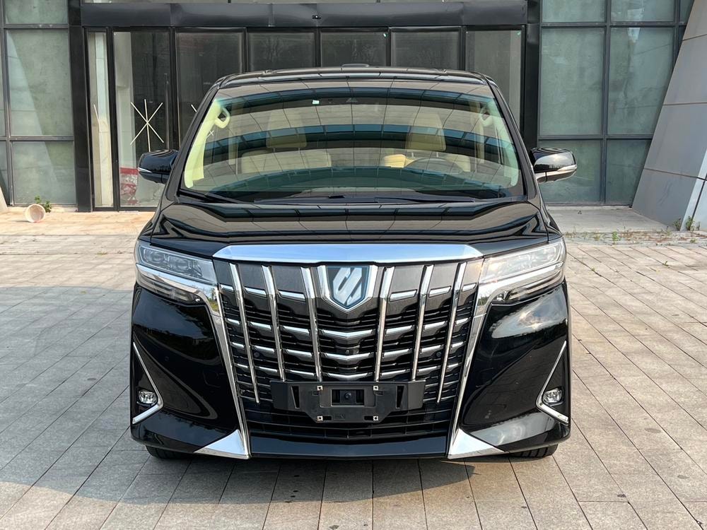 Toyota Alphard 2021 — фото автомобиля 1