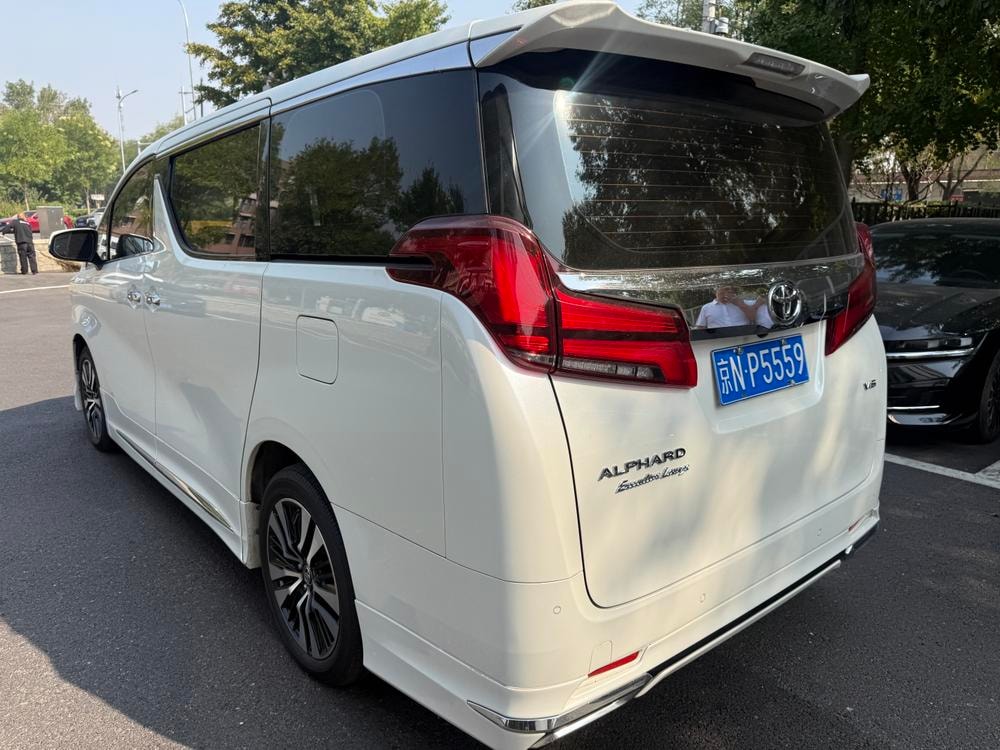 Toyota Alphard 2019 — фото автомобиля