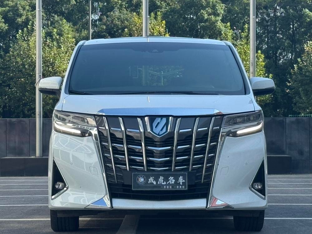 Toyota Alphard 2021 — фото автомобиля 1