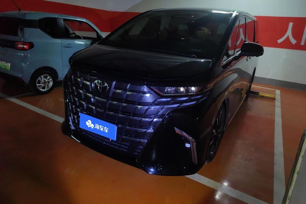 Toyota Alphard 2023 — фото автомобиля