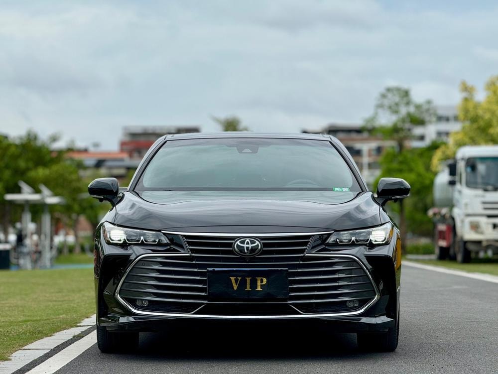 Toyota Avalon 2019 — фото автомобиля 1