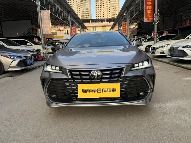 Toyota Avalon 2023 — фото автомобиля 1