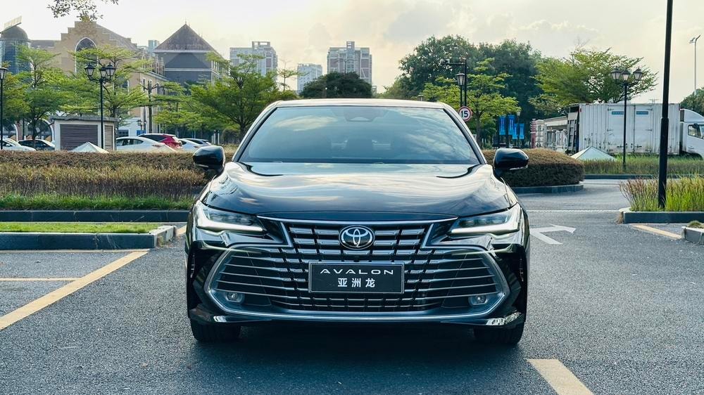 Toyota Avalon 2024 — фото автомобиля