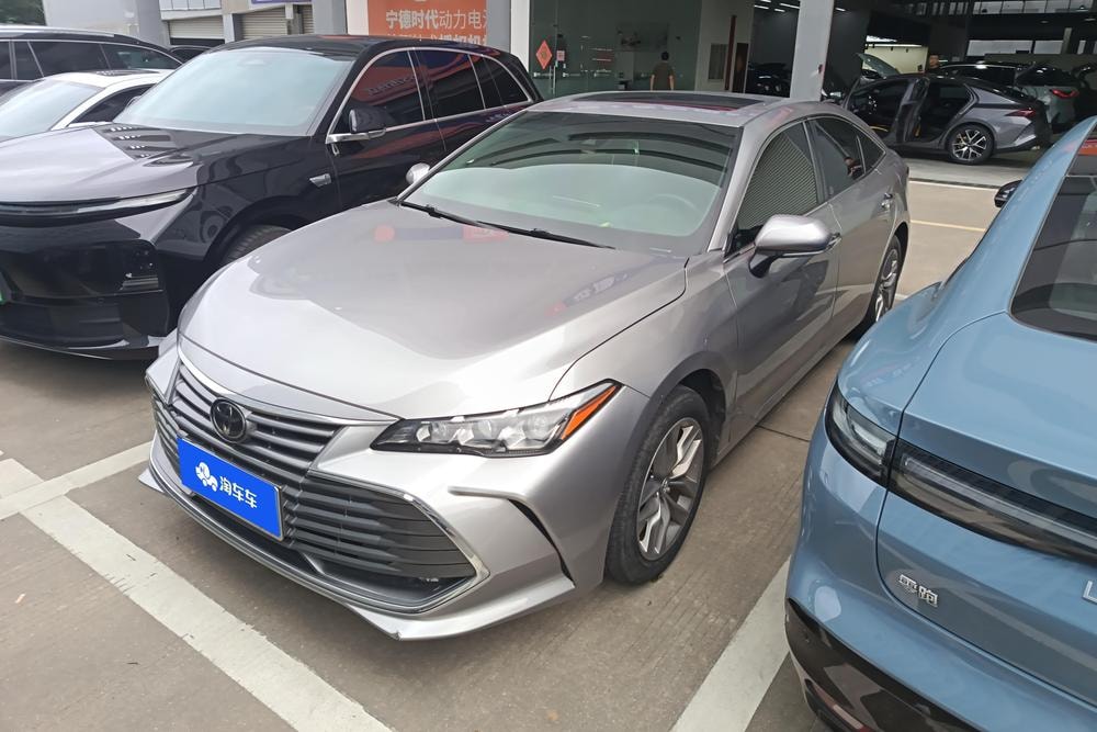 Toyota Avalon 2019 — фото автомобиля