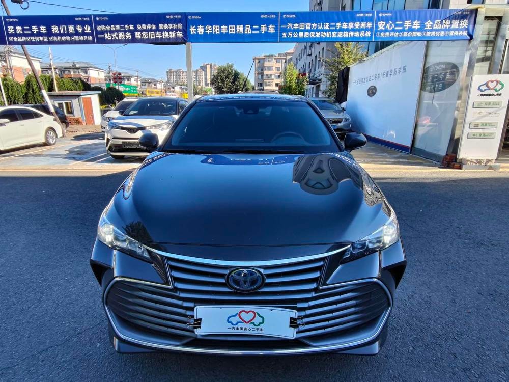 Toyota Avalon 2019 — фото автомобиля 1