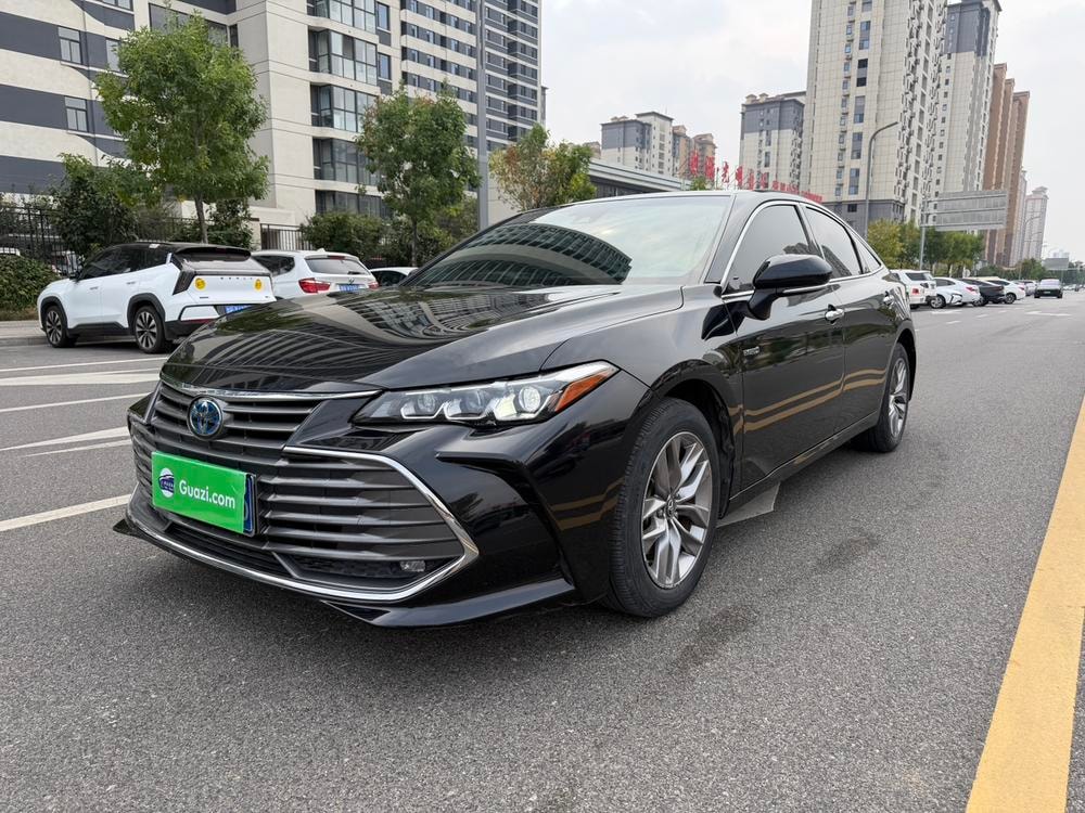 Toyota Avalon 2019 — фото автомобиля 1