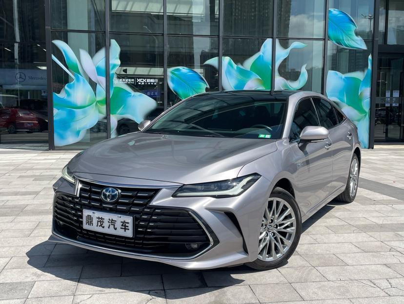 Toyota Avalon 2022 — фото автомобиля 1