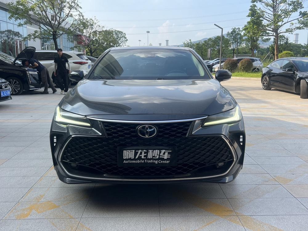 Toyota Avalon 2022 — фото автомобиля 1