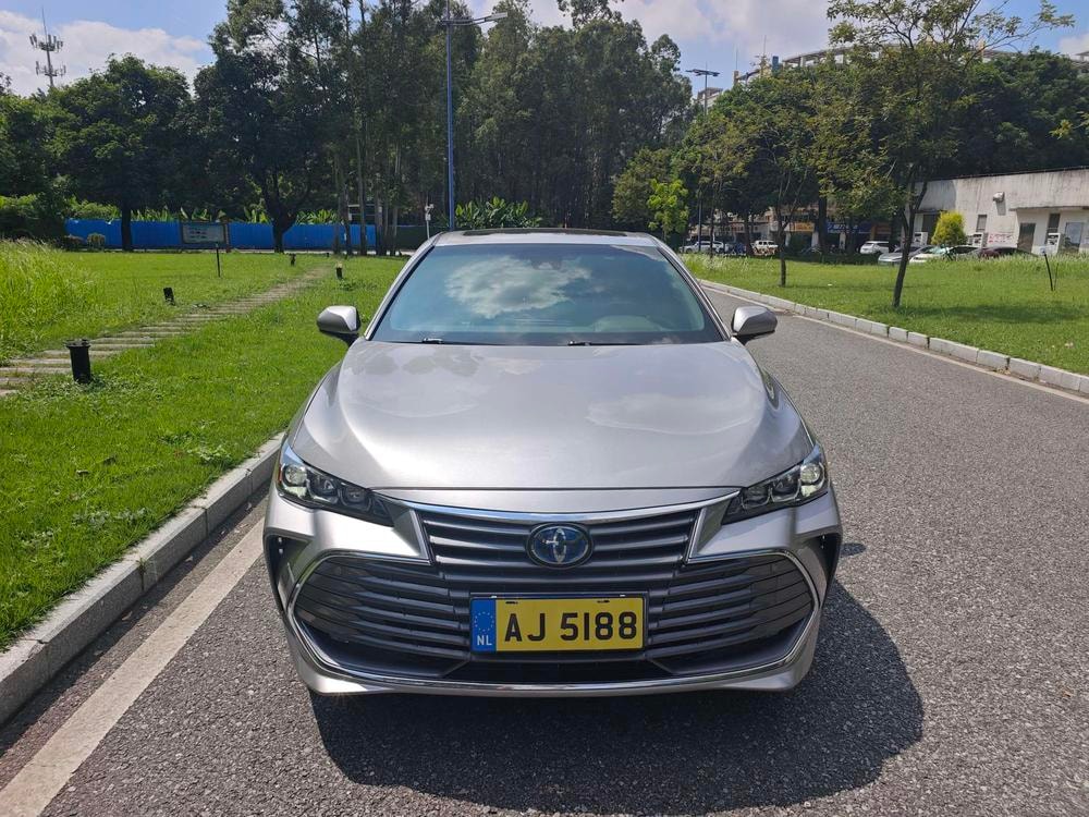 Toyota Avalon 2019 — фото автомобиля 1