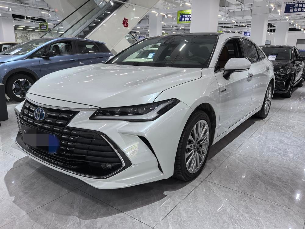 Toyota Avalon 2022 — фото автомобиля 1