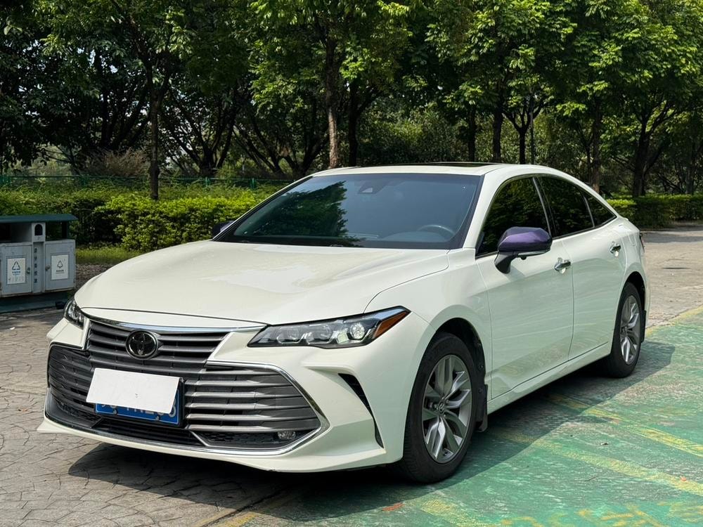 Toyota Avalon 2021 — фото автомобиля 1