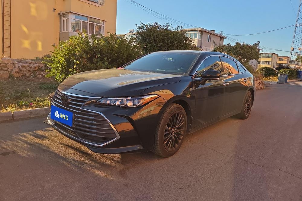 Toyota Avalon 2019 — фото автомобиля 1