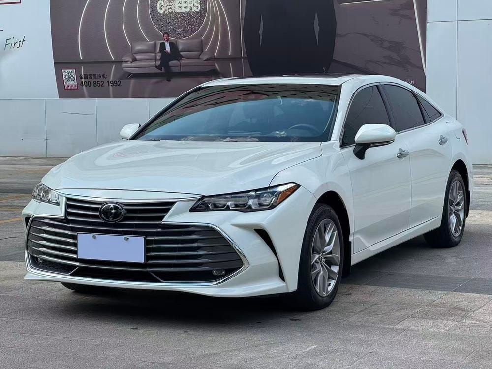 Toyota Avalon 2019 — фото автомобиля 1