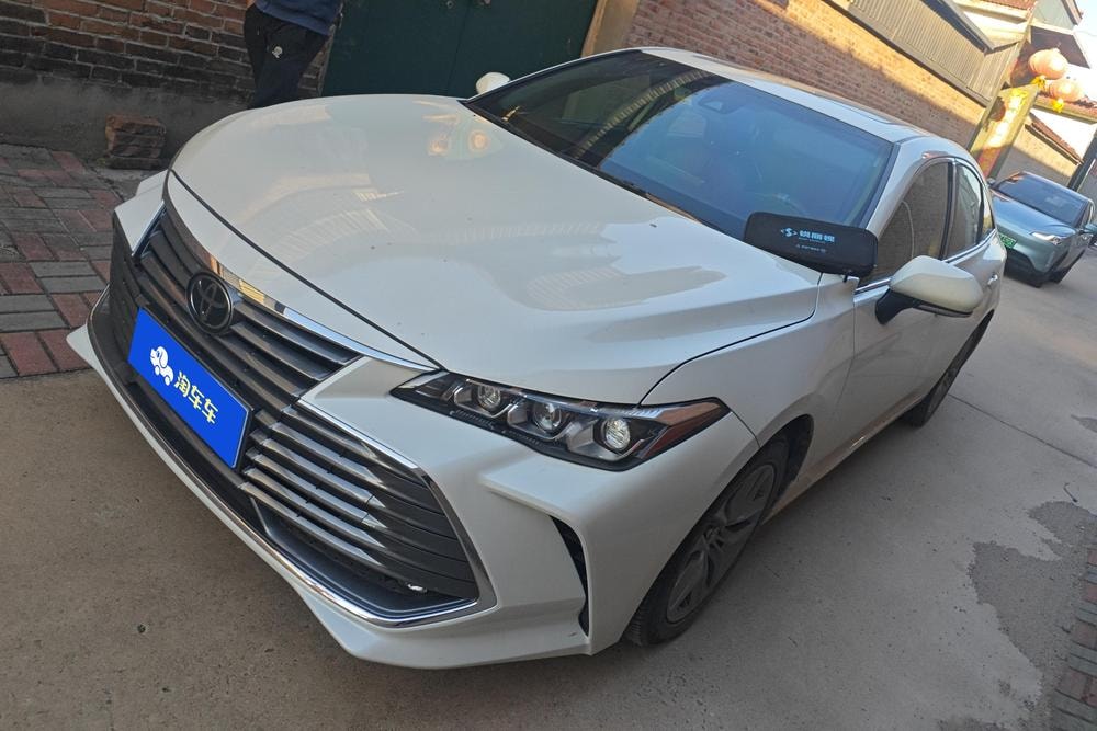 Toyota Avalon 2019 — фото автомобиля 1