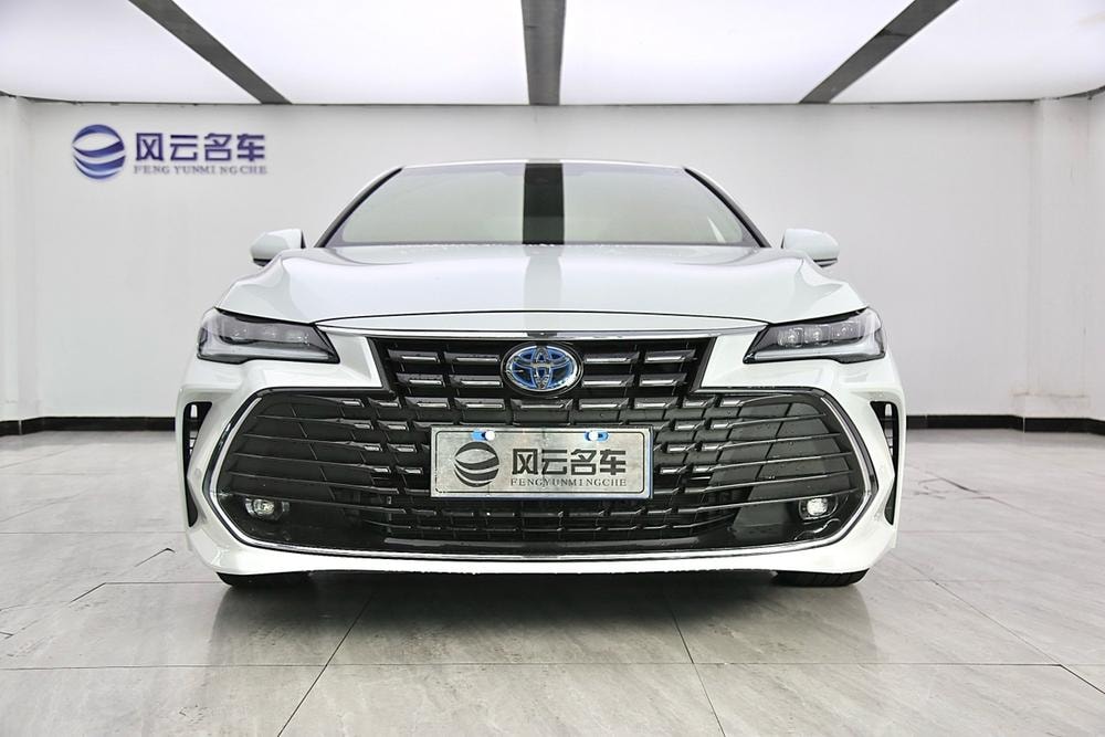 Toyota Avalon 2022 — фото автомобиля 1
