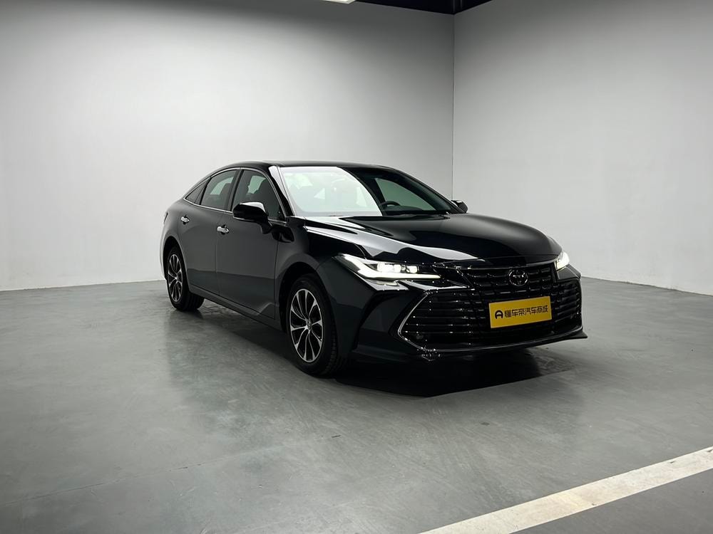 Toyota Avalon 2023 — фото автомобиля 1