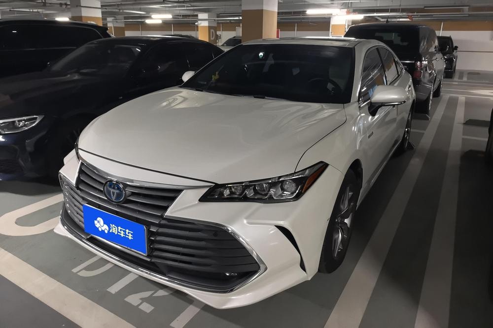 Toyota Avalon 2019 — фото автомобиля 1