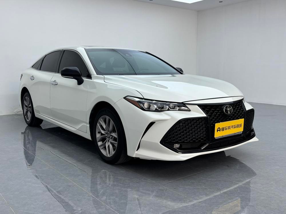Toyota Avalon 2019 — фото автомобиля 1