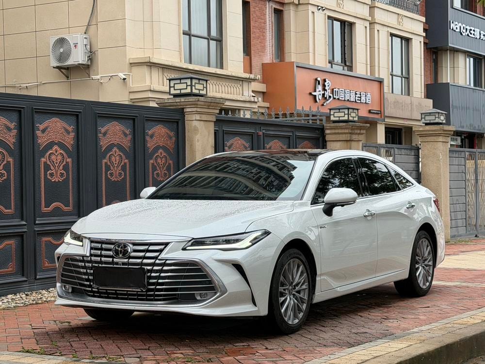 Toyota Avalon 2024 — фото автомобиля
