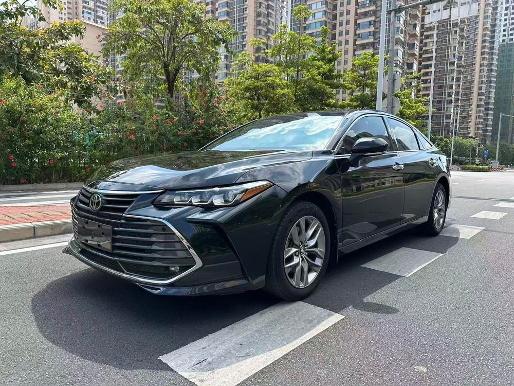 Toyota Avalon 2019 — фото автомобиля 1