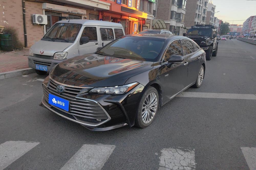 Toyota Avalon 2019 — фото автомобиля 1