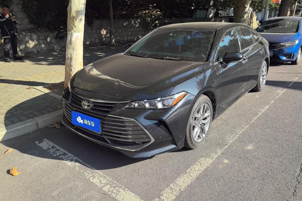 Toyota Avalon 2019 — фото автомобиля 1