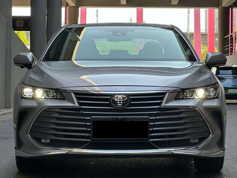 Toyota Avalon 2019 — фото автомобиля 1