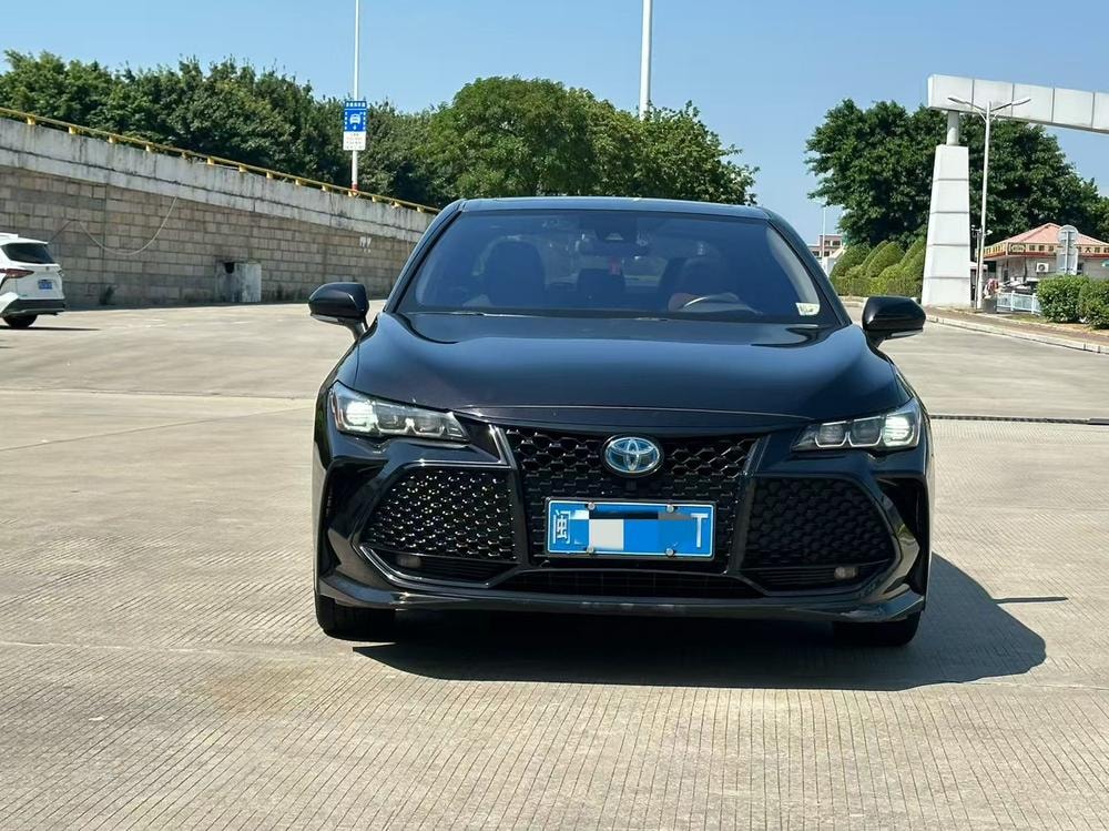 Toyota Avalon 2019 — фото автомобиля 1