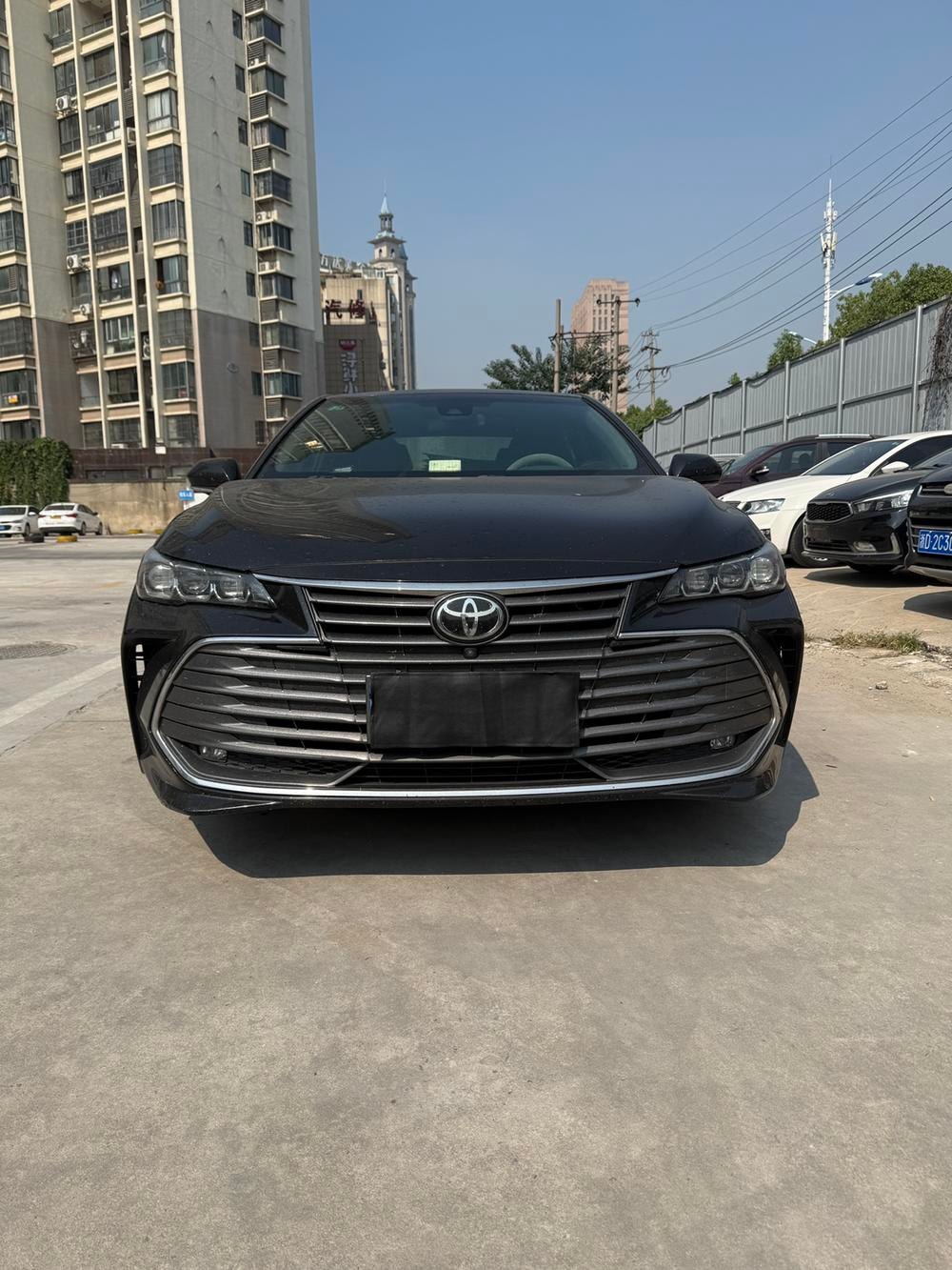Toyota Avalon 2022 — фото автомобиля 1