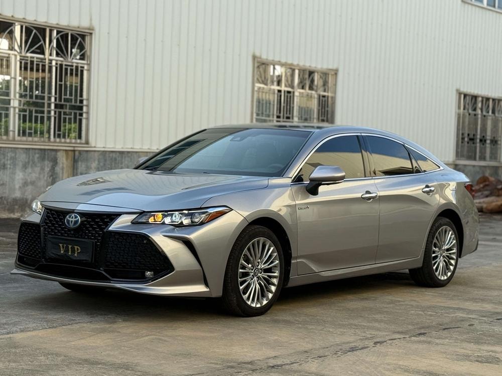 Toyota Avalon 2019 — фото автомобиля 1