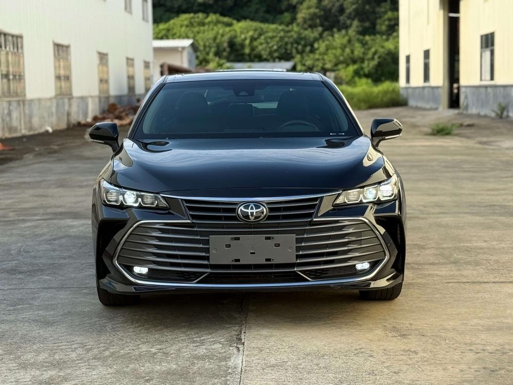 Toyota Avalon 2019 — фото автомобиля