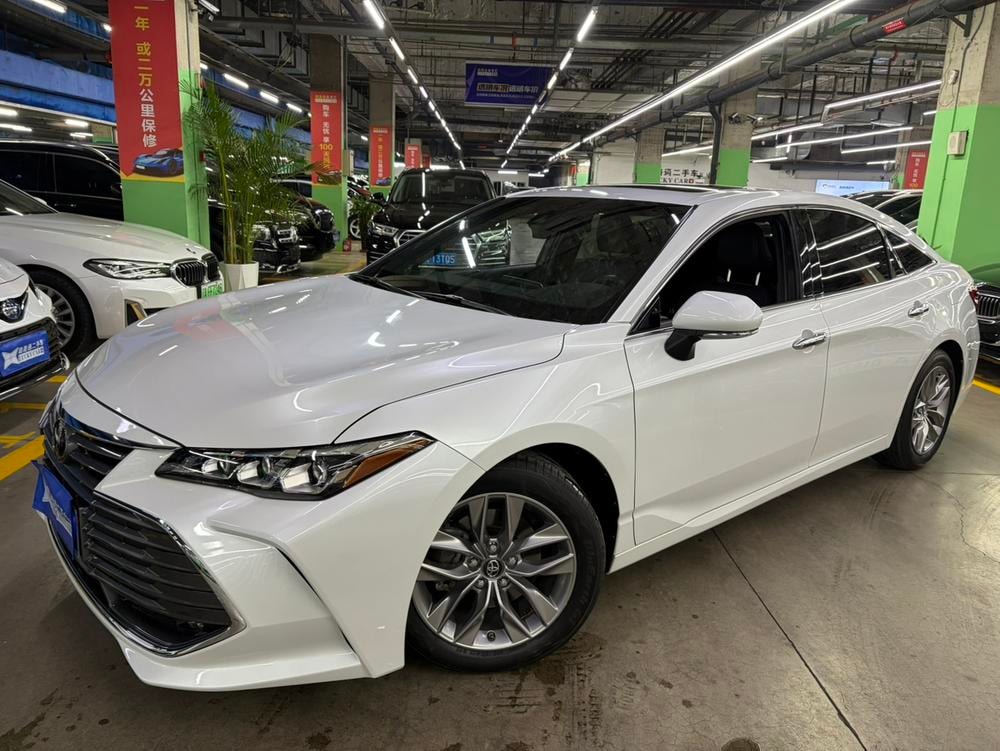 Toyota Avalon 2019 — фото автомобиля 1