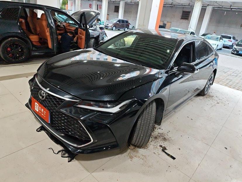 Toyota Avalon 2023 — фото автомобиля 1