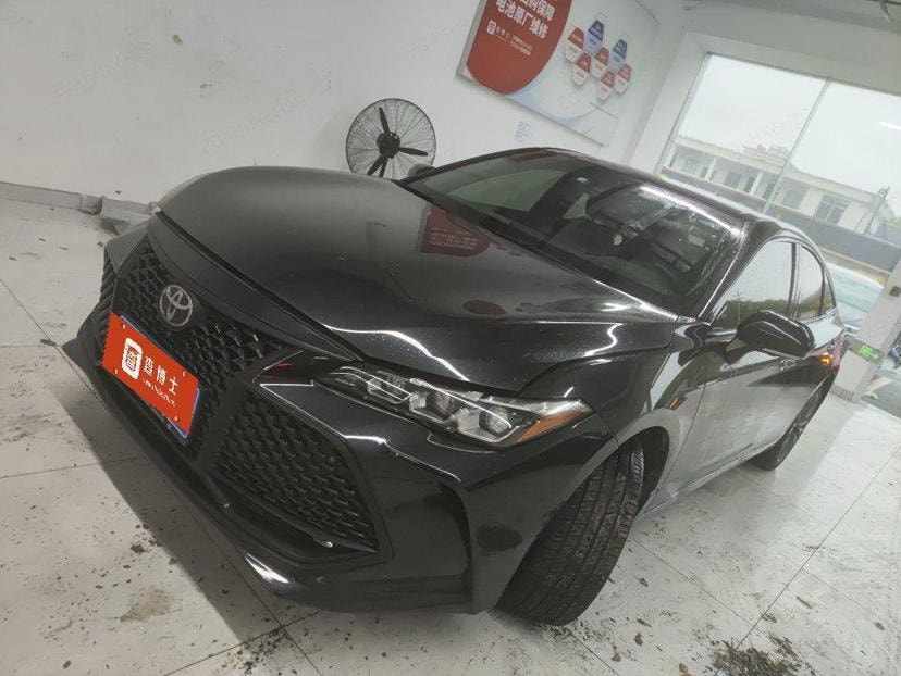 Toyota Avalon 2019 — фото автомобиля 1