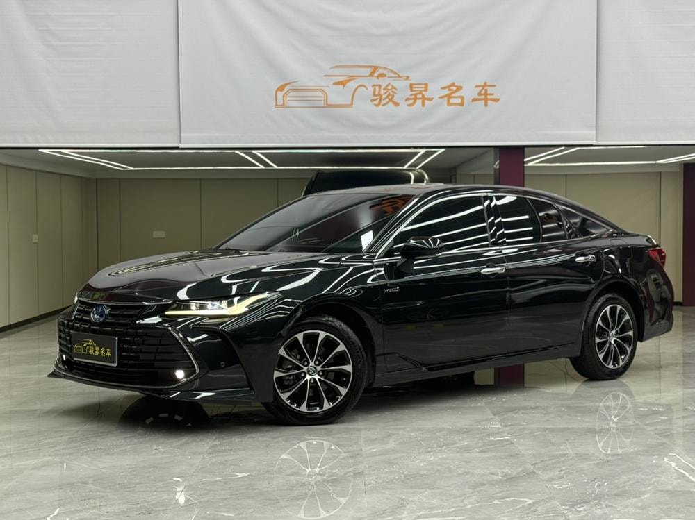 Toyota Avalon 2023 — фото автомобиля 1