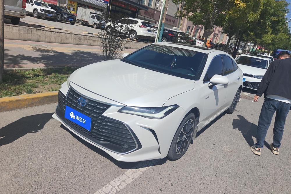 Toyota Avalon 2022 — фото автомобиля