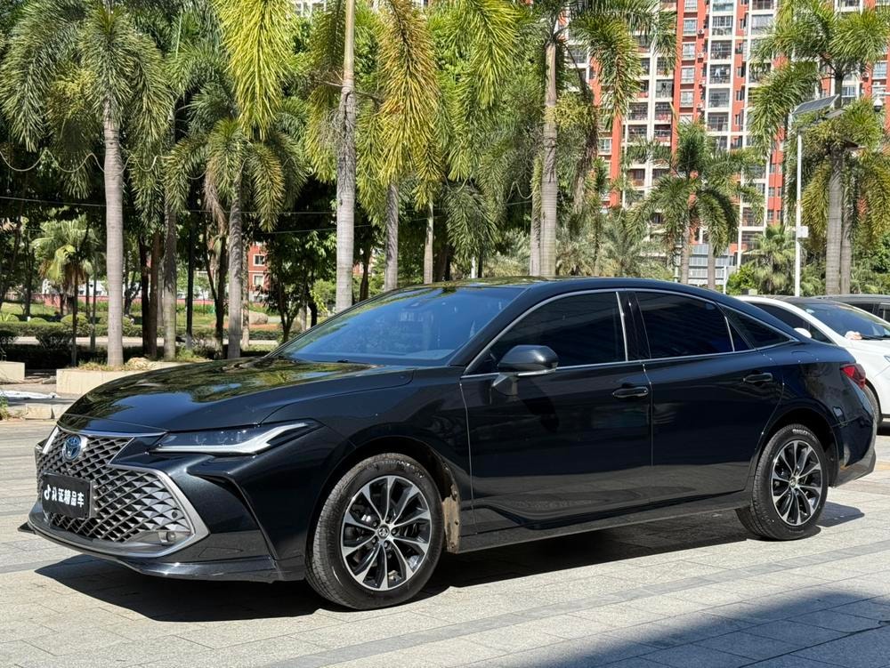 Toyota Avalon 2023 — фото автомобиля