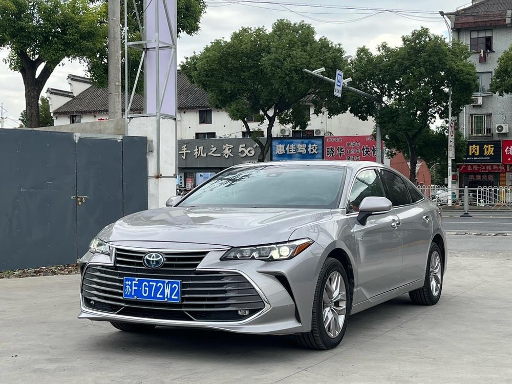 Toyota Avalon 2021 — фото автомобиля 1
