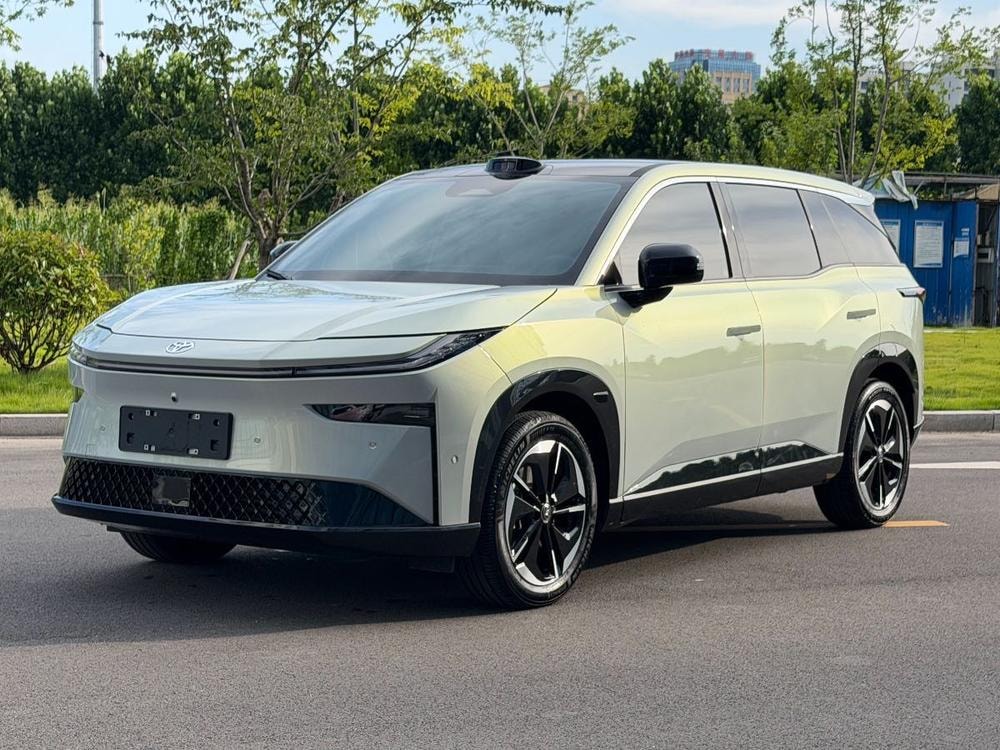Toyota Bozhi 3X 2025 — фото автомобиля