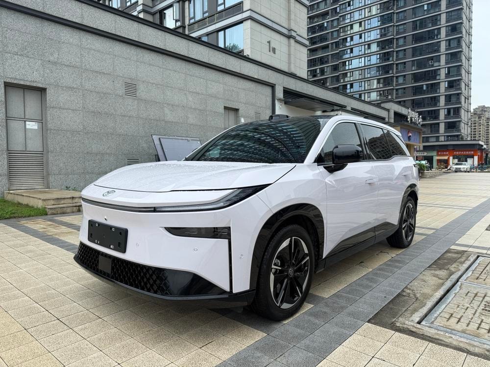 Toyota Bozhi 3X 2025 — фото автомобиля