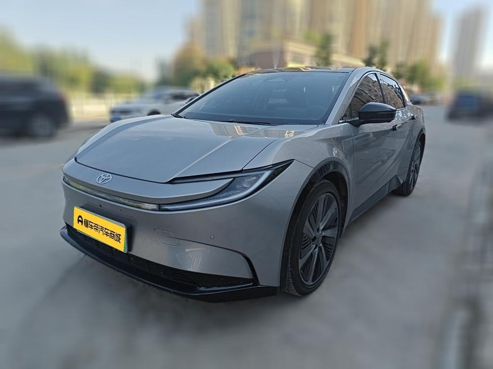 Toyota bZ5 2025 — фото автомобиля 1