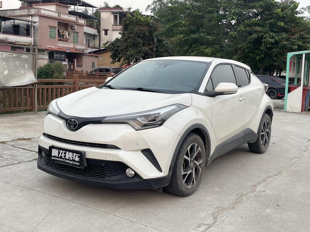 Toyota C-HR 2018 — фото автомобиля