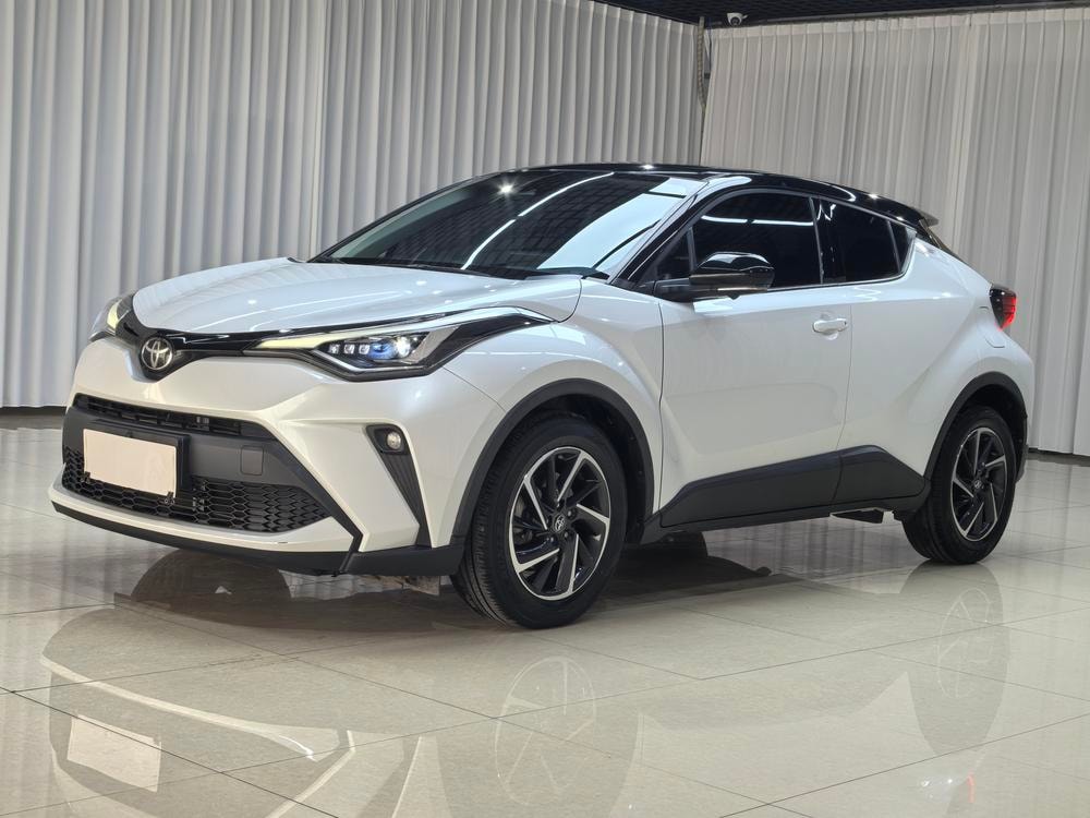Toyota C-HR 2021 — фото автомобиля