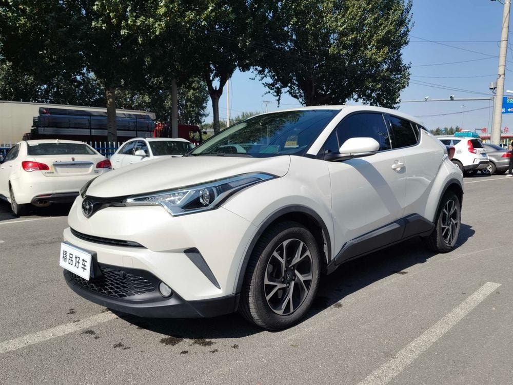 Toyota C-HR 2020 — фото автомобиля