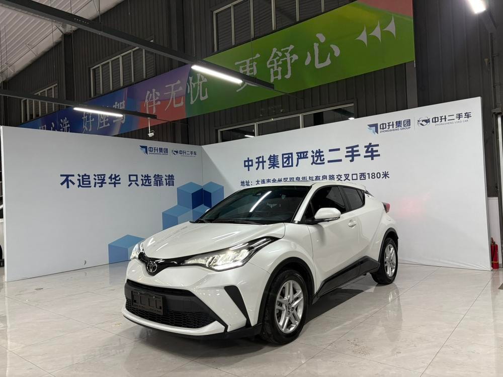 Toyota C-HR 2022 — фото автомобиля