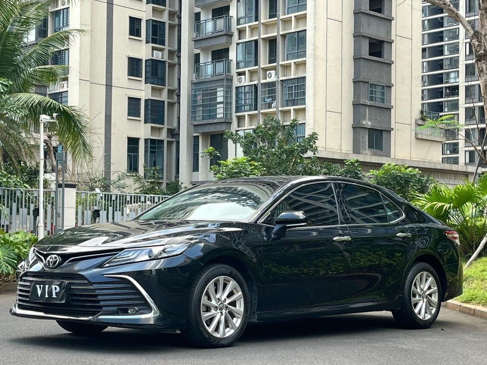 Toyota Camry 2022 — фото автомобиля 1
